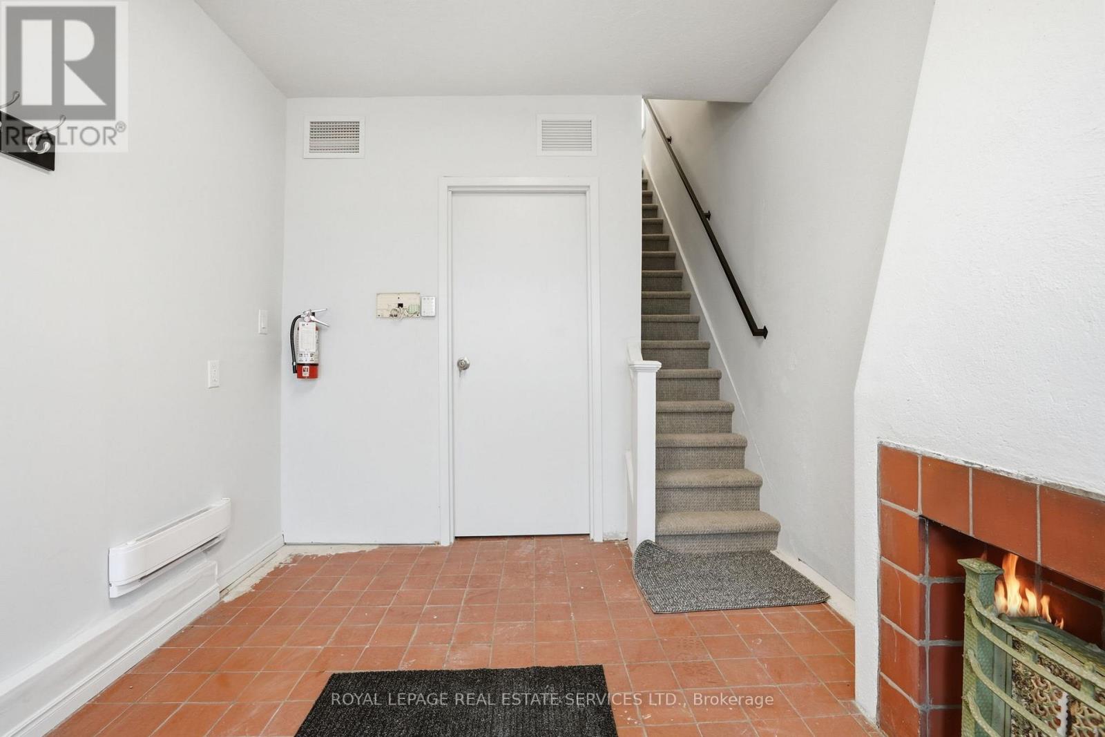 4 - 2100 Old Lakeshore Road, Burlington, Ontario  L7R 1E3 - Photo 18 - W12963232