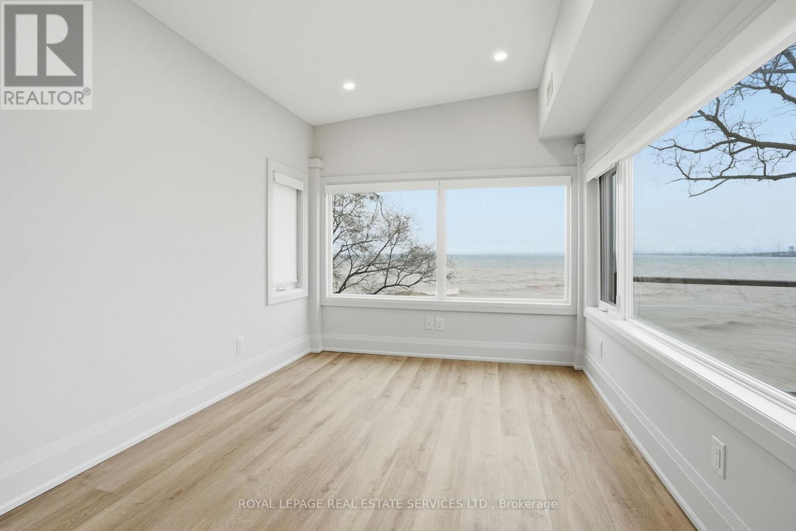 4 - 2100 Old Lakeshore Road, Burlington, Ontario  L7R 1E3 - Photo 9 - W12963232