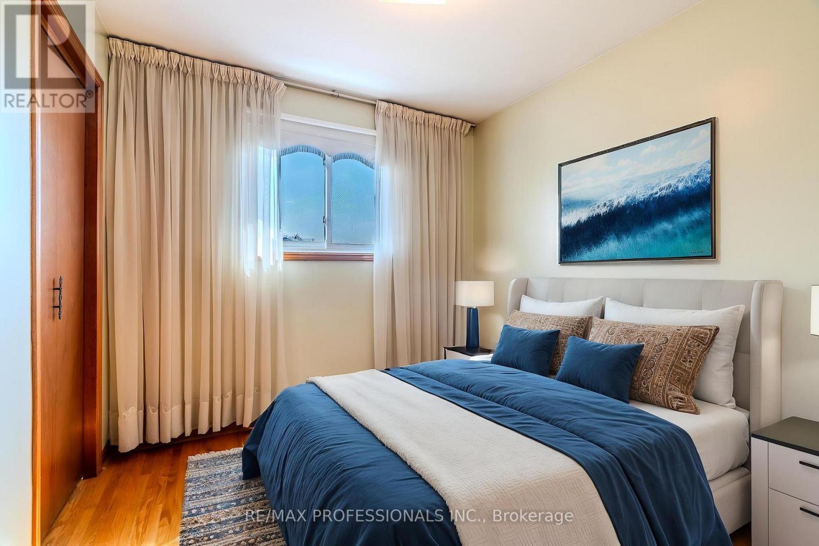 45 Chartwell Road, Toronto, Ontario  M8Z 4E9 - Photo 15 - W12963244