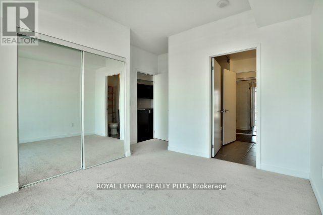 812 - 360 Square One Drive, Mississauga, Ontario  L5B 0G7 - Photo 11 - W12963278