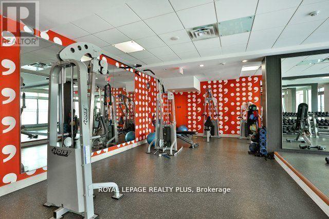 812 - 360 Square One Drive, Mississauga, Ontario  L5B 0G7 - Photo 16 - W12963278