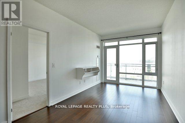 812 - 360 Square One Drive, Mississauga, Ontario  L5B 0G7 - Photo 4 - W12963278