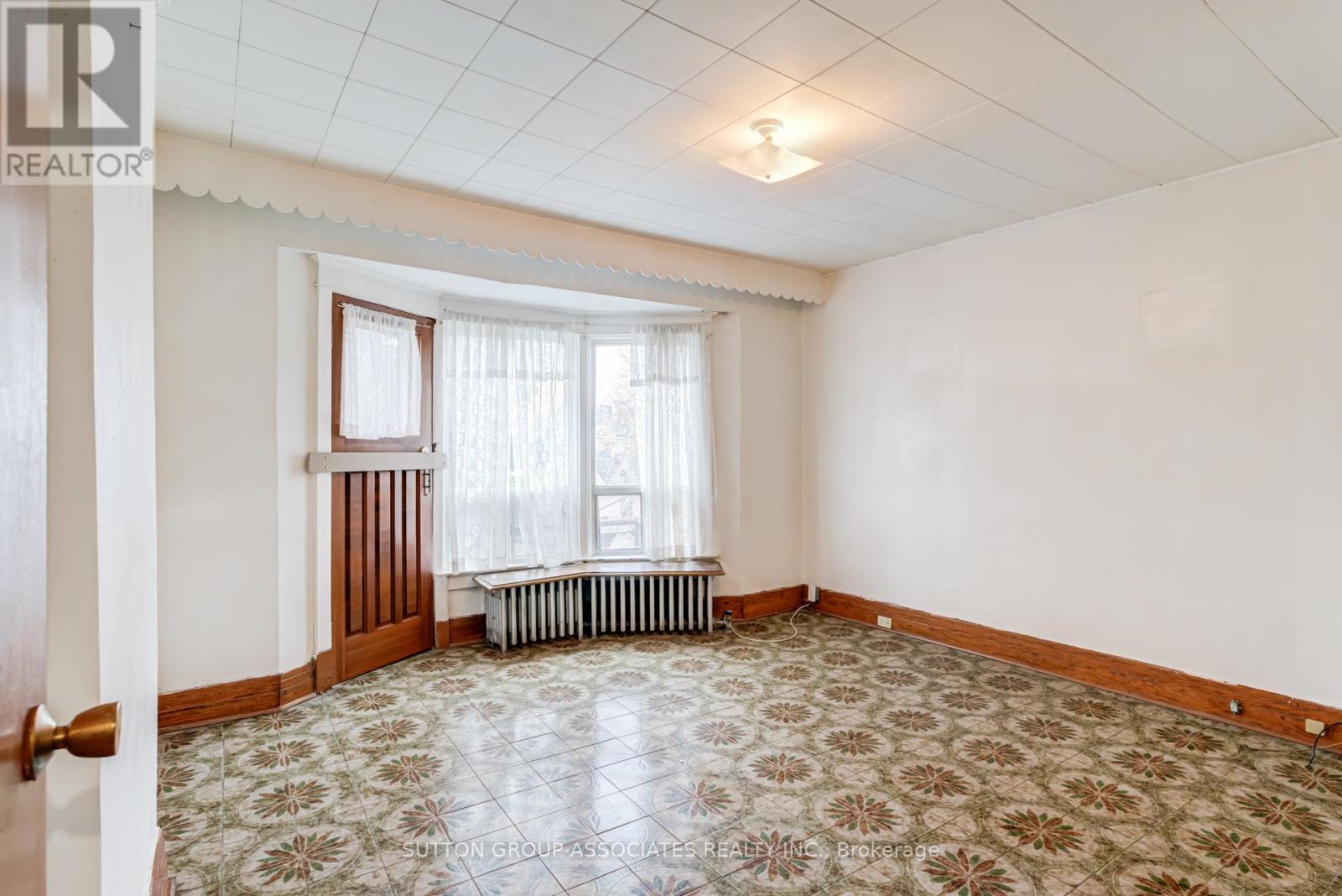 97 Pendrith Street, Toronto, Ontario  M6G 1R8 - Photo 17 - W12963306