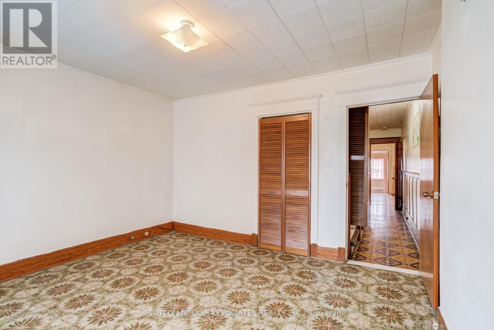 97 Pendrith Street, Toronto, Ontario  M6G 1R8 - Photo 18 - W12963306