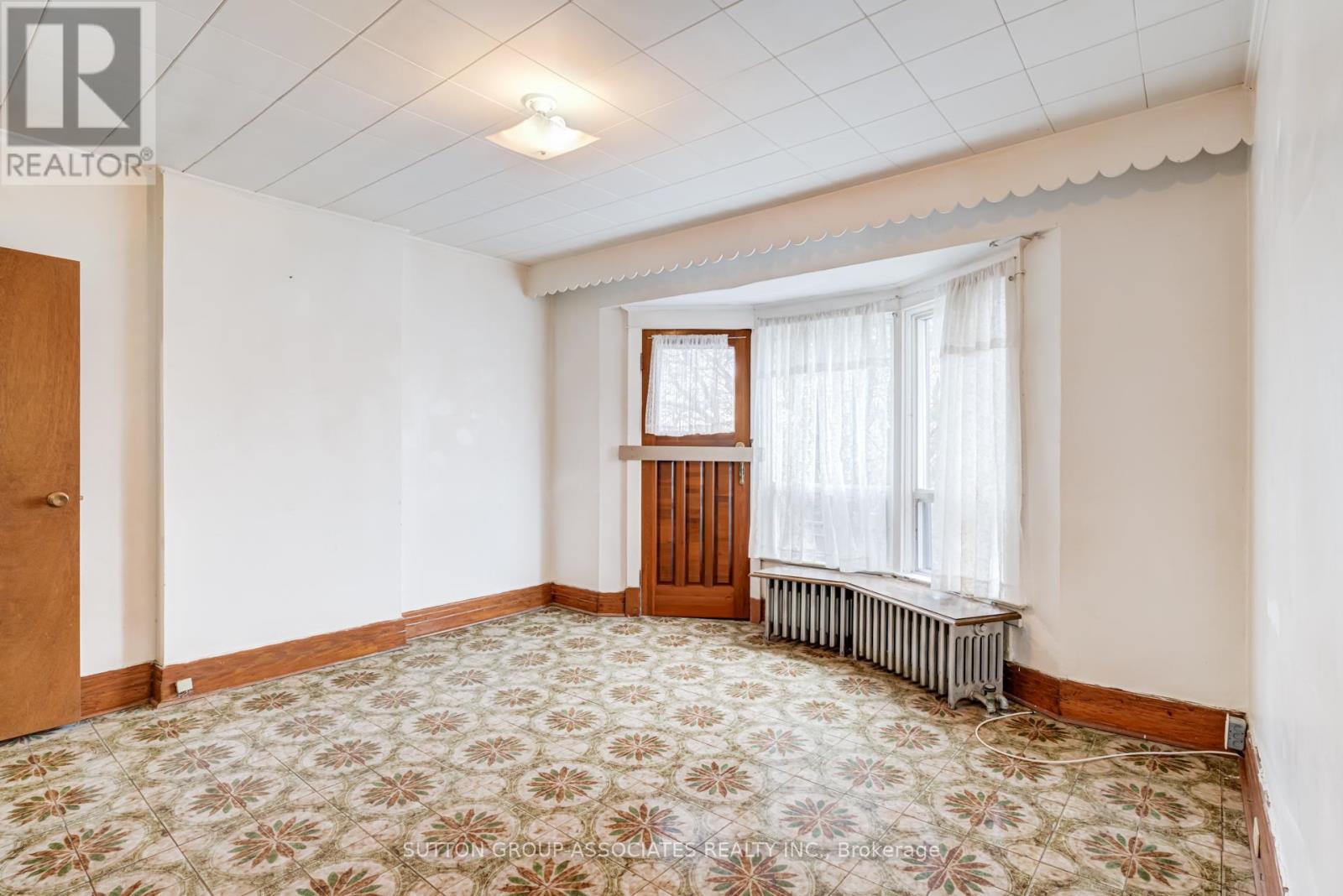 97 Pendrith Street, Toronto, Ontario  M6G 1R8 - Photo 19 - W12963306