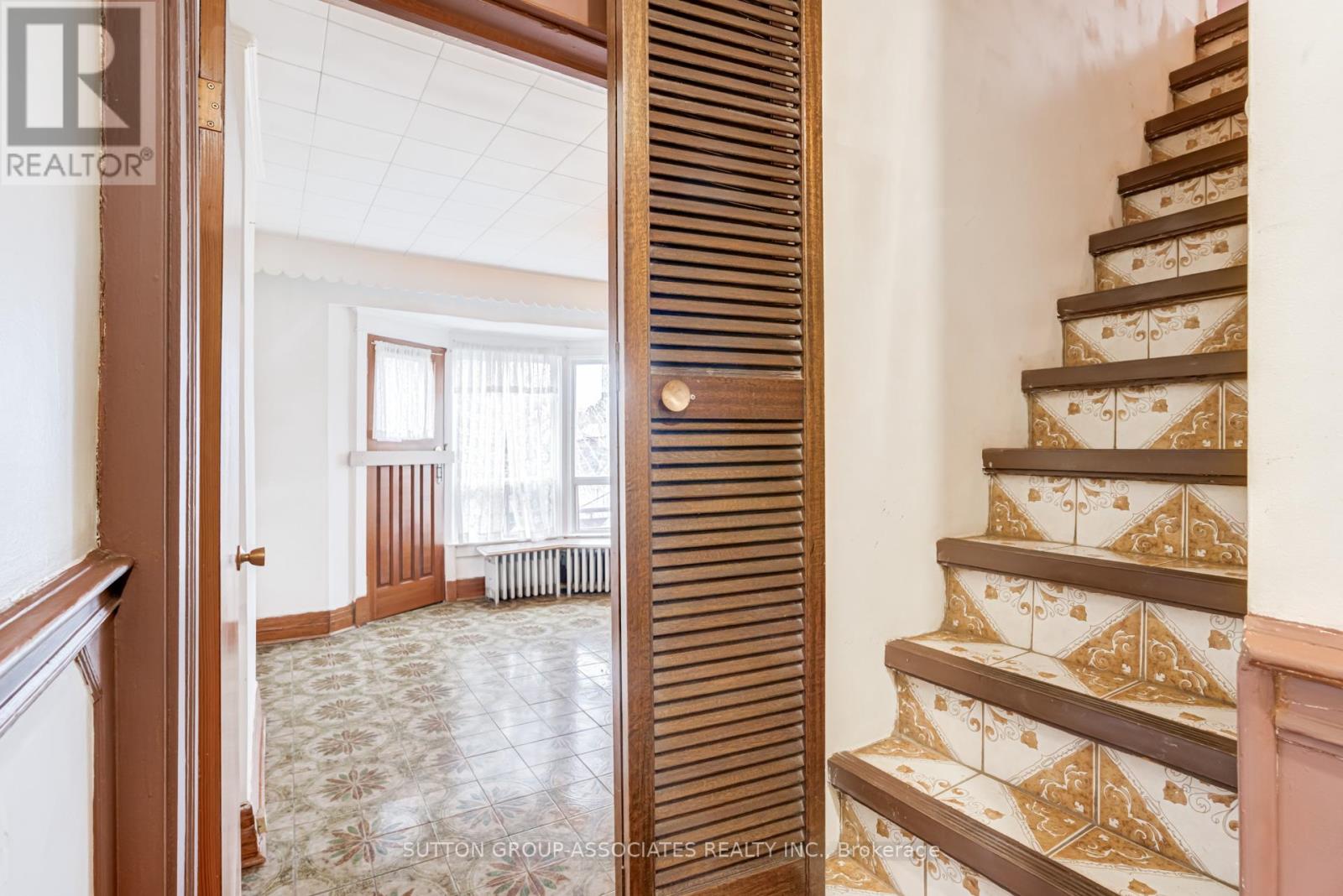 97 Pendrith Street, Toronto, Ontario  M6G 1R8 - Photo 20 - W12963306