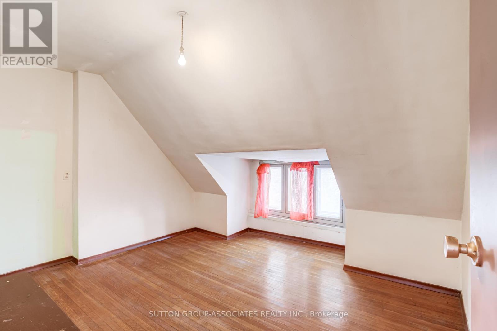 97 Pendrith Street, Toronto, Ontario  M6G 1R8 - Photo 23 - W12963306