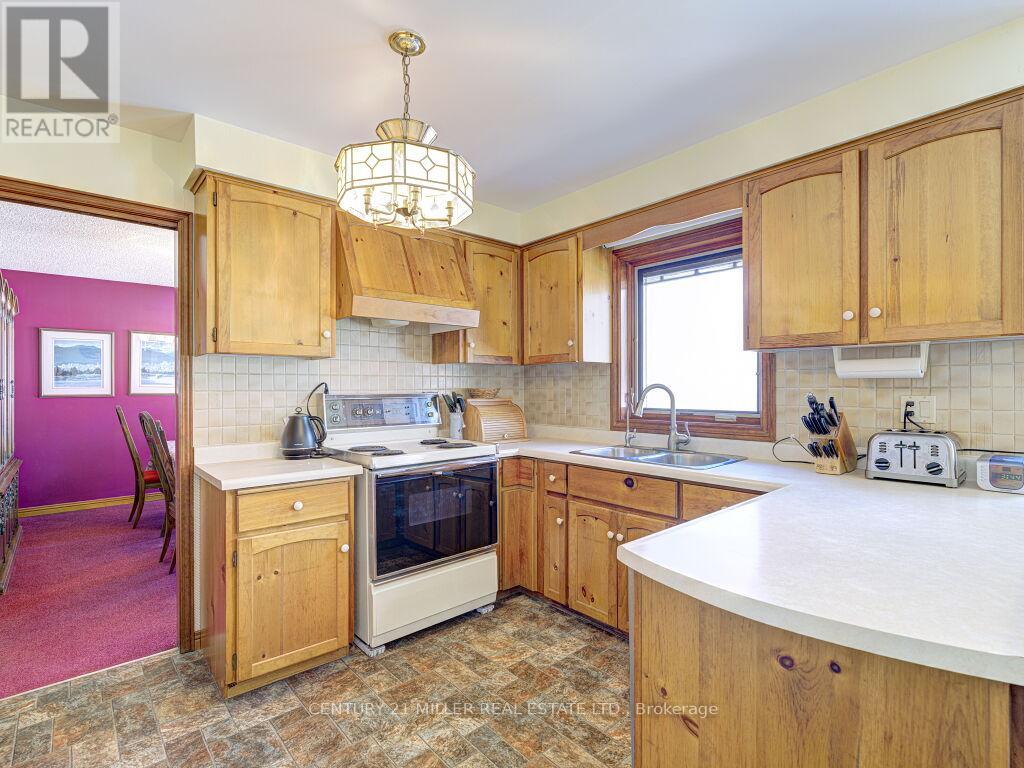 11331 Amos Drive, Milton, Ontario  L0P 1B0 - Photo 12 - W12963328