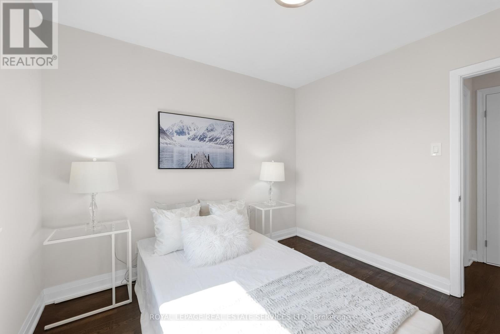 1038 Alexandra Avenue, Mississauga, Ontario  L5E 1Z8 - Photo 28 - W12963336