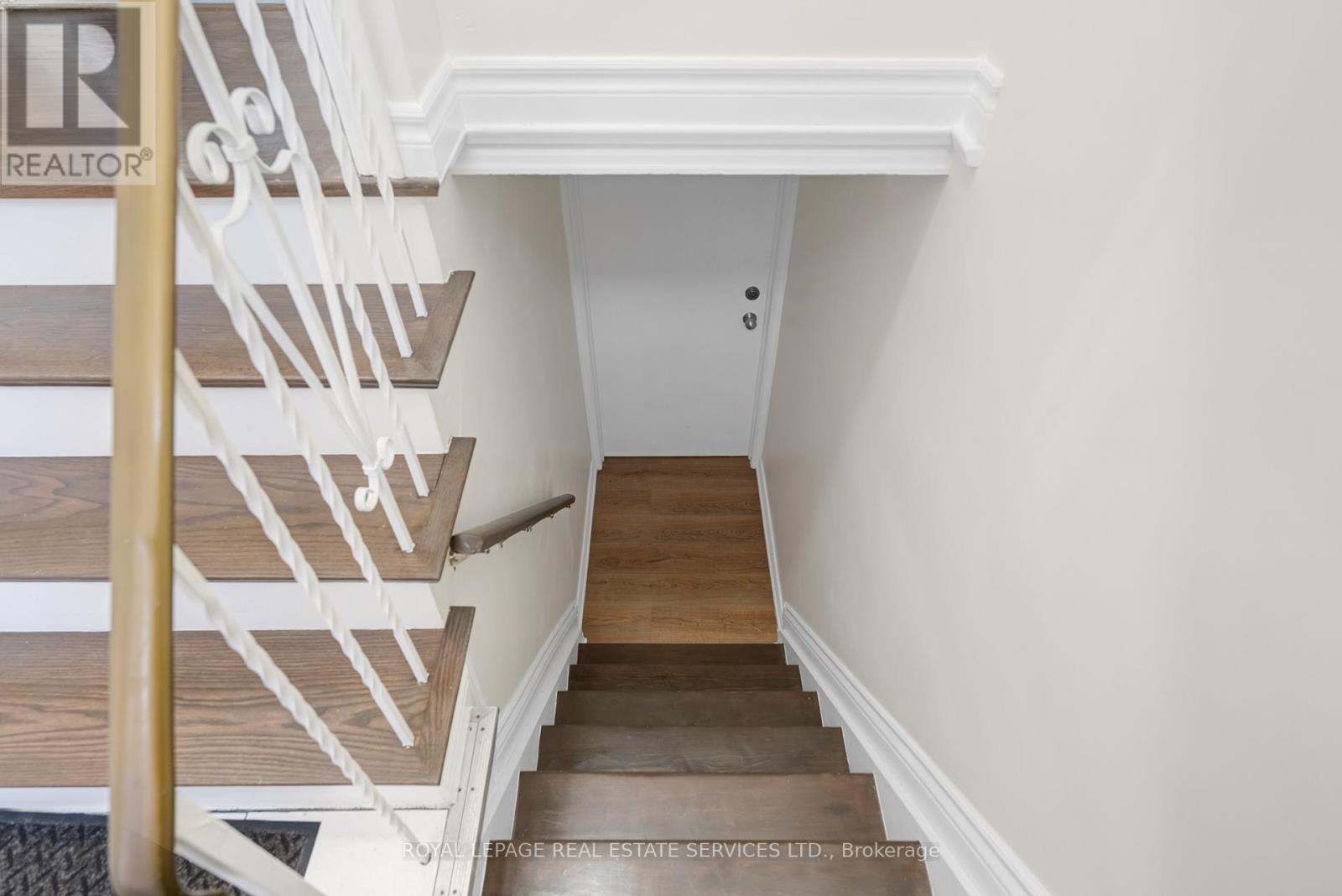 1038 Alexandra Avenue, Mississauga, Ontario  L5E 1Z8 - Photo 31 - W12963336