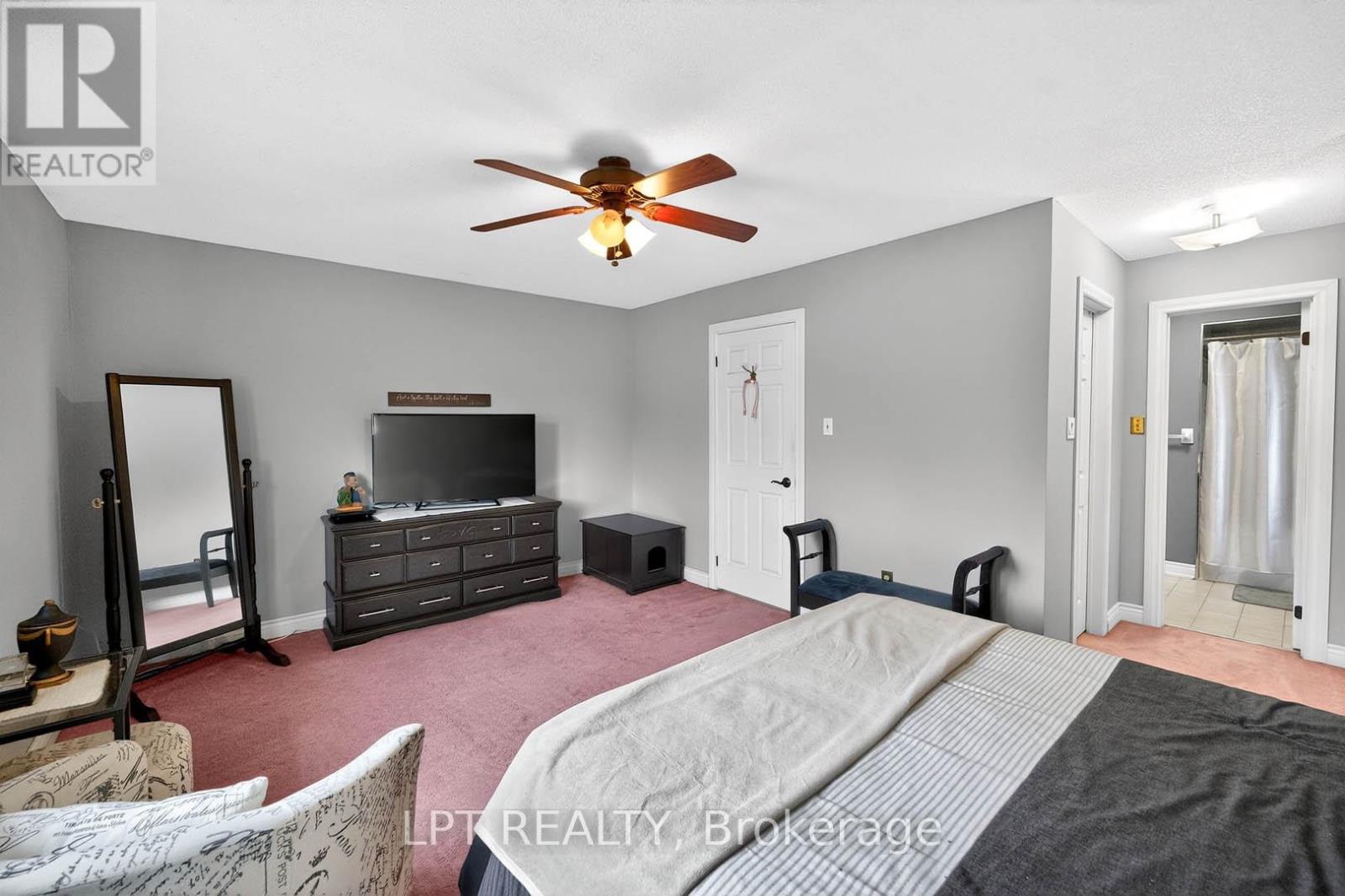 3753 Densbury Drive, Mississauga, Ontario  L5N 6Z2 - Photo 19 - W12963364