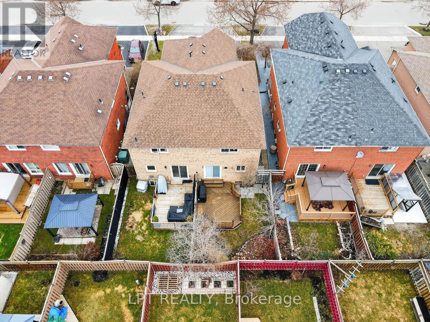 3753 Densbury Drive, Mississauga, Ontario  L5N 6Z2 - Photo 35 - W12963364