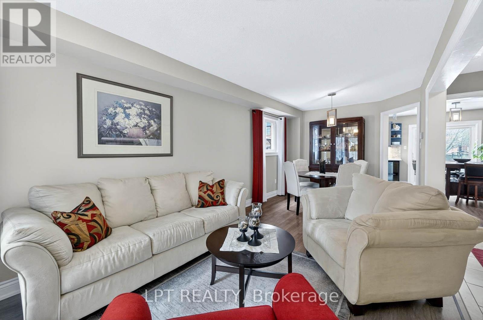 3753 Densbury Drive, Mississauga, Ontario  L5N 6Z2 - Photo 7 - W12963364
