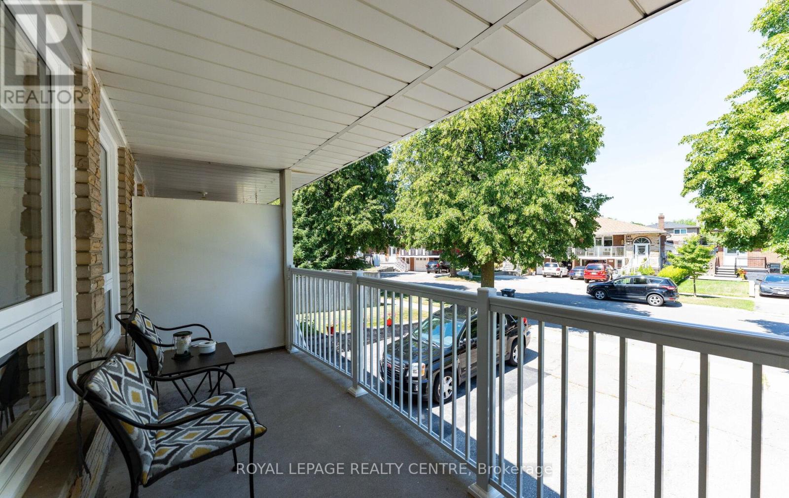 540 Cavell Drive, Mississauga, Ontario  L5B 2N9 - Photo 12 - W12963372