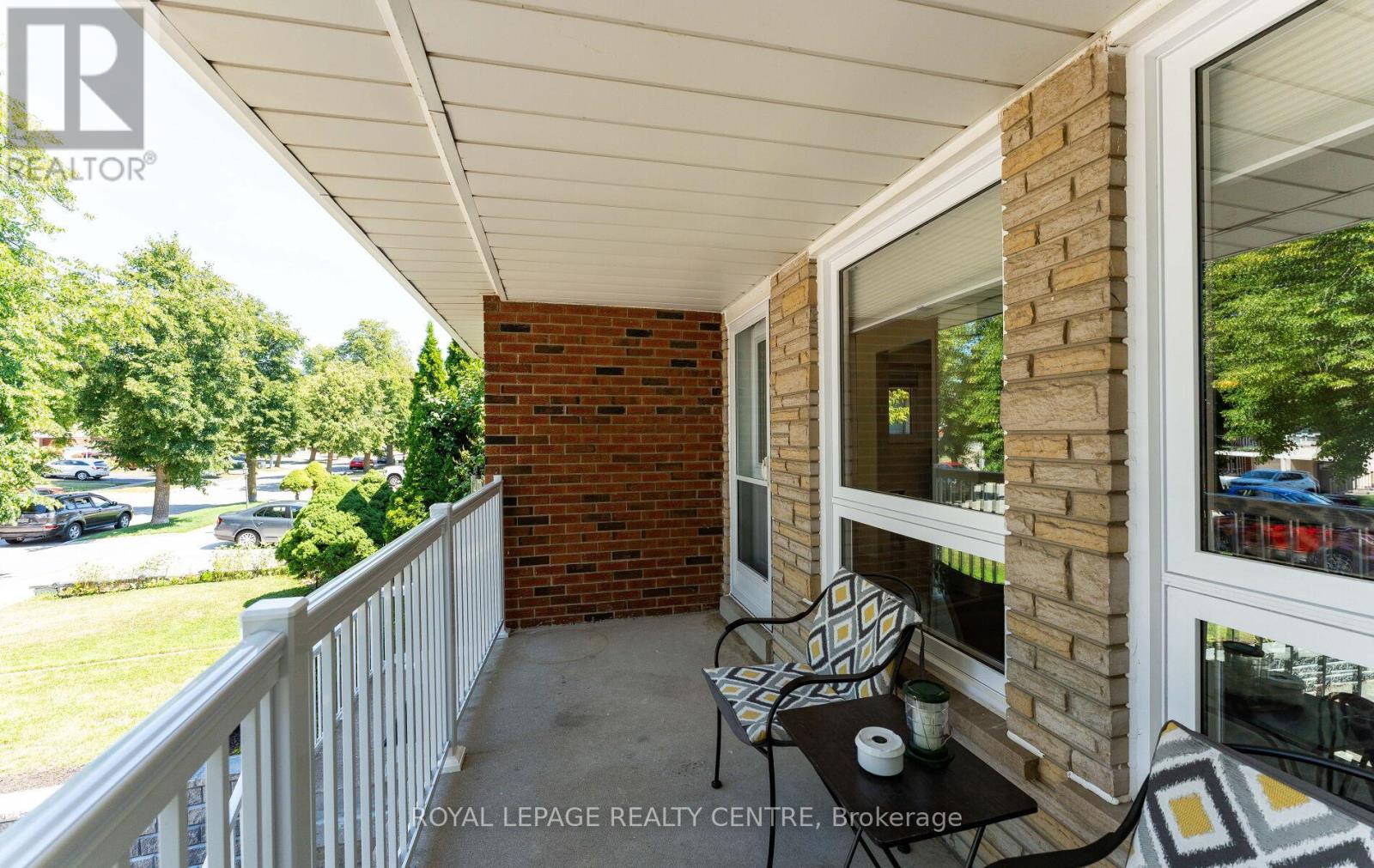 540 Cavell Drive, Mississauga, Ontario  L5B 2N9 - Photo 13 - W12963372