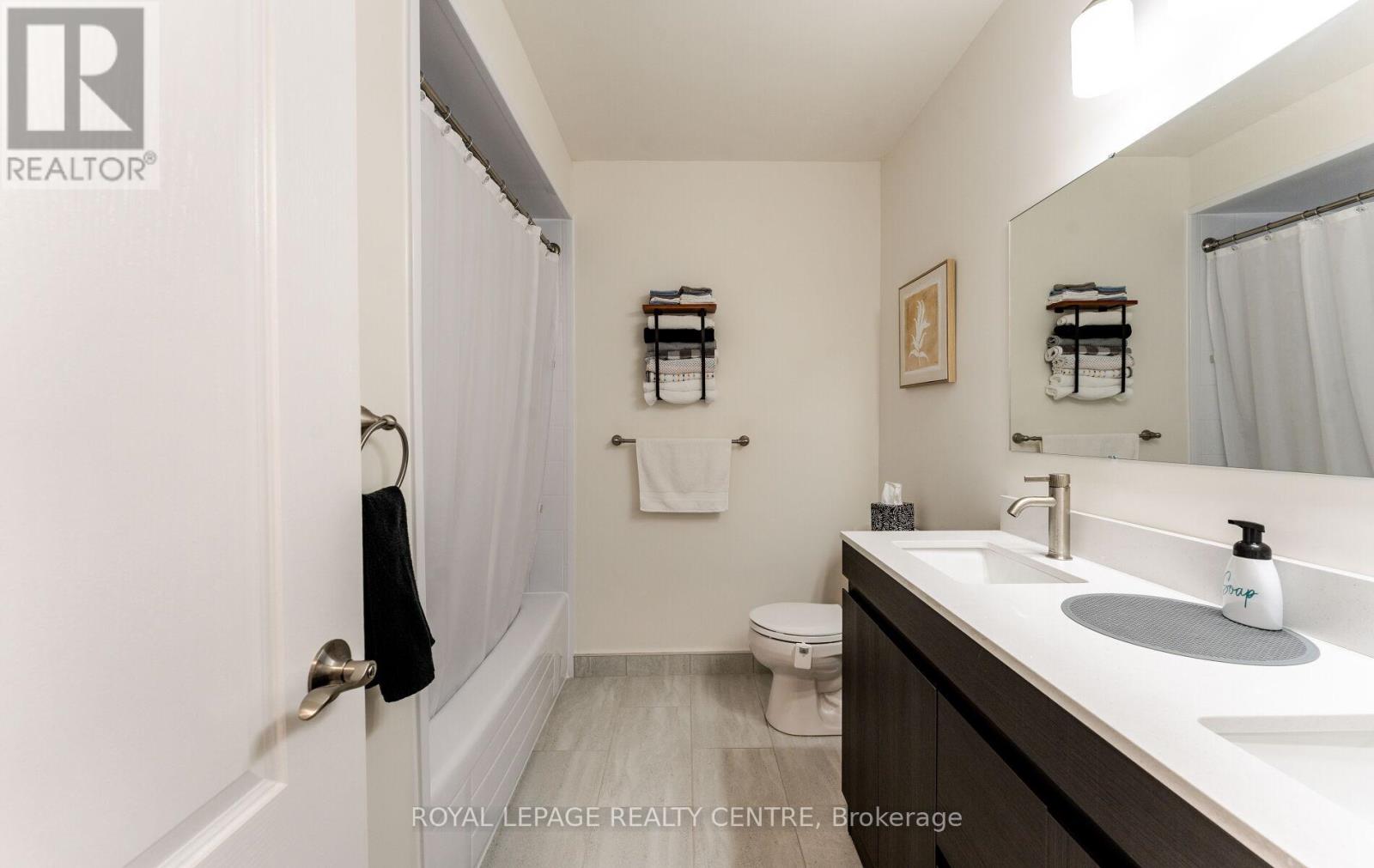 540 Cavell Drive, Mississauga, Ontario  L5B 2N9 - Photo 16 - W12963372