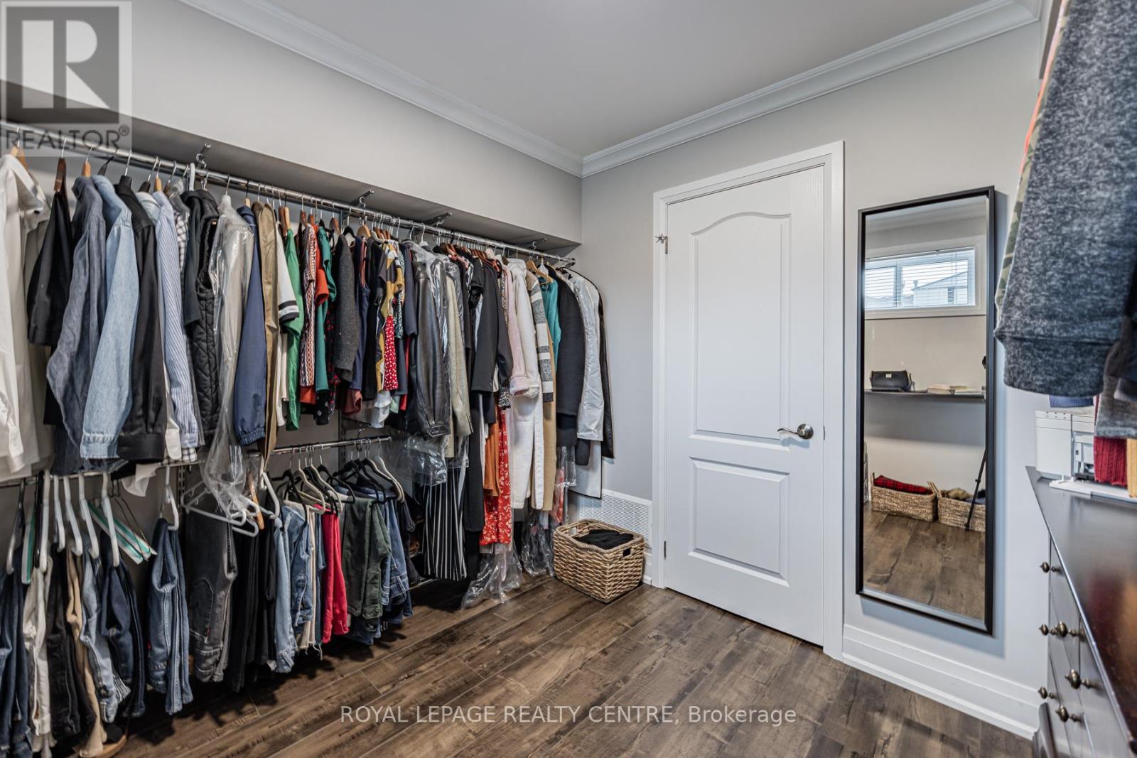 540 Cavell Drive, Mississauga, Ontario  L5B 2N9 - Photo 28 - W12963372