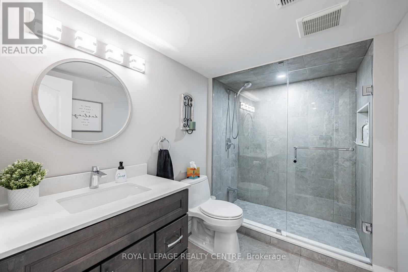 540 Cavell Drive, Mississauga, Ontario  L5B 2N9 - Photo 29 - W12963372