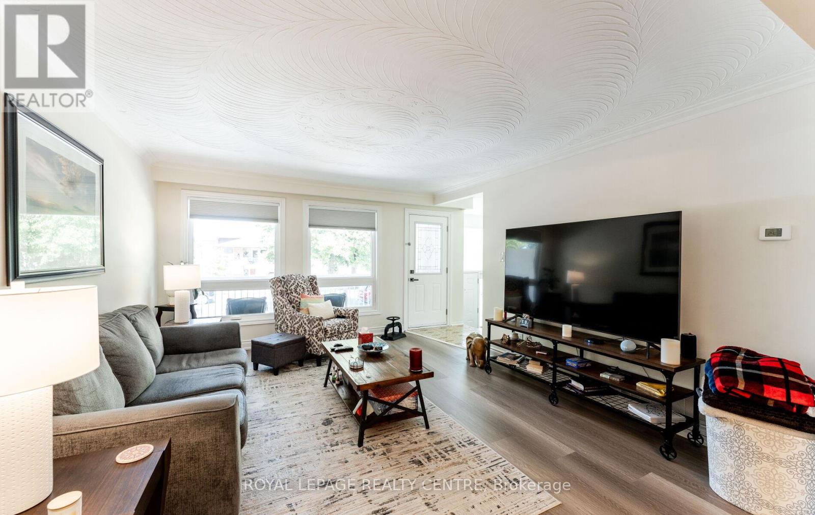 540 Cavell Drive, Mississauga, Ontario  L5B 2N9 - Photo 4 - W12963372