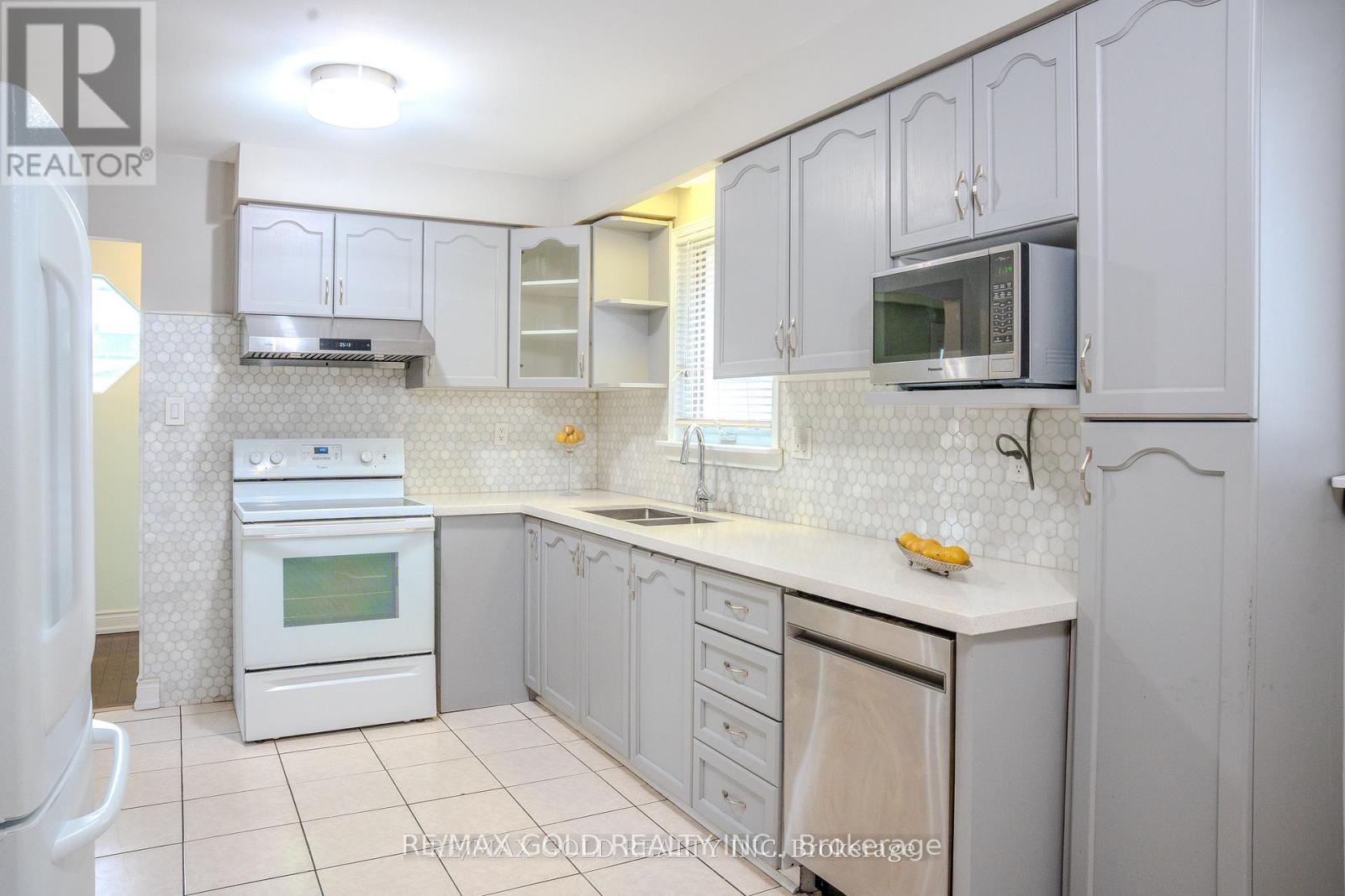 80 Ivybridge Drive, Brampton, Ontario  L6V 2X3 - Photo 13 - W12963382