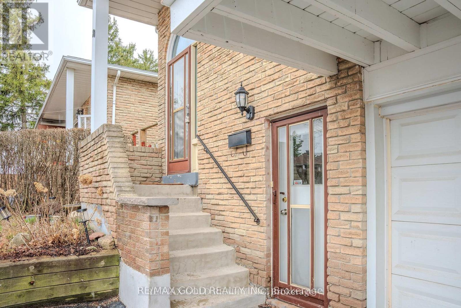 80 Ivybridge Drive, Brampton, Ontario  L6V 2X3 - Photo 4 - W12963382