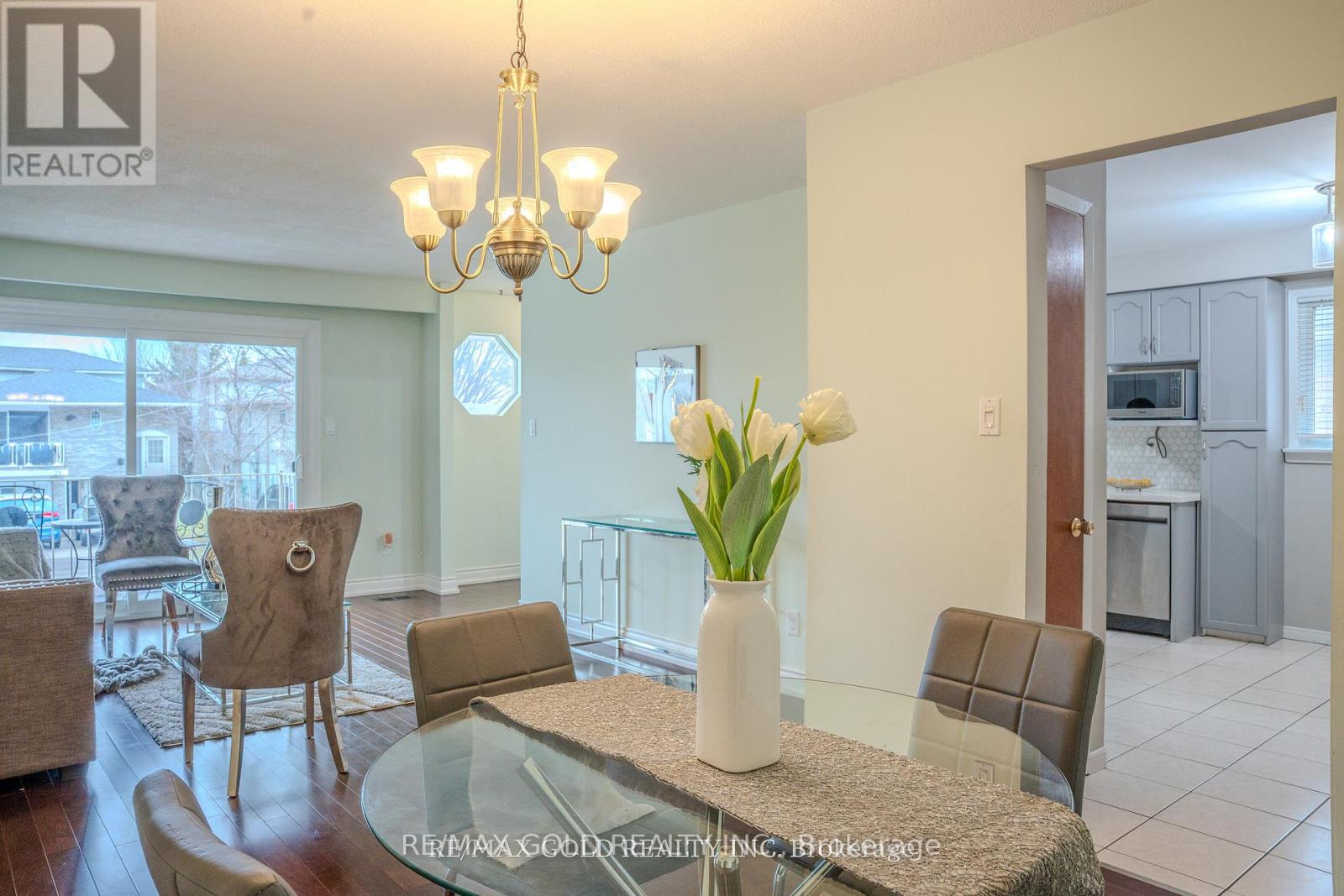 80 Ivybridge Drive, Brampton, Ontario  L6V 2X3 - Photo 8 - W12963382