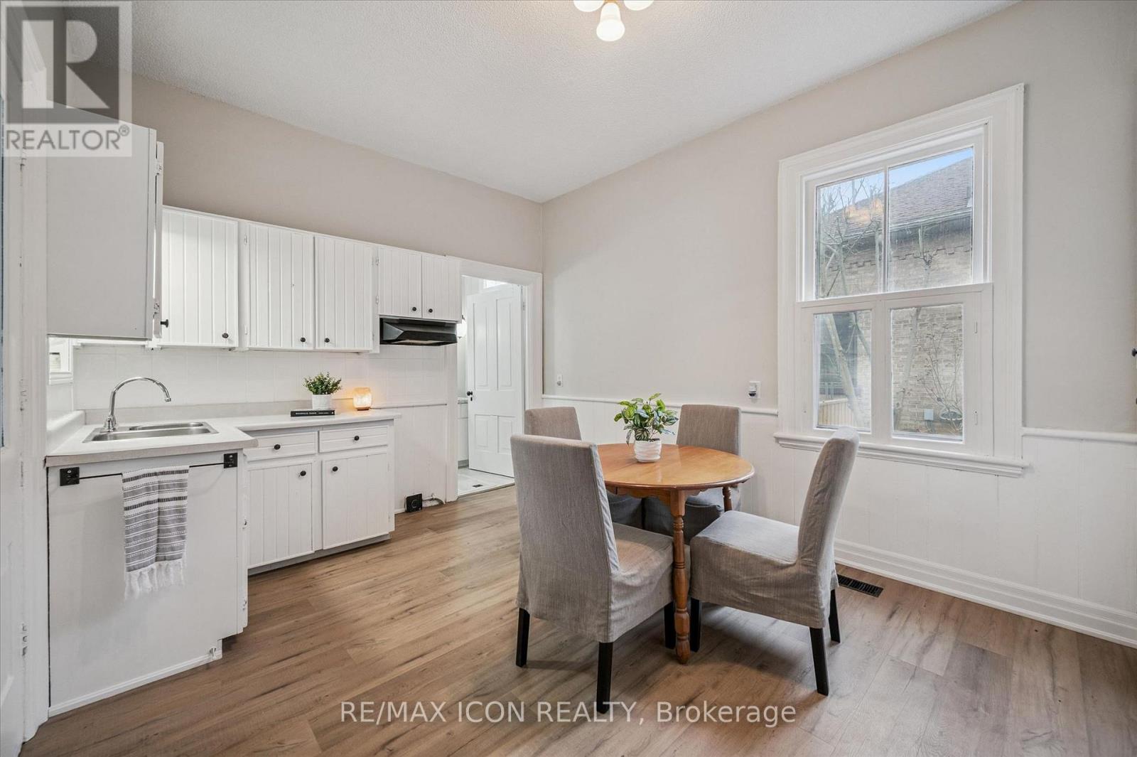 56 Walnut Street, Brant, Ontario  N3L 2J3 - Photo 11 - X12963188