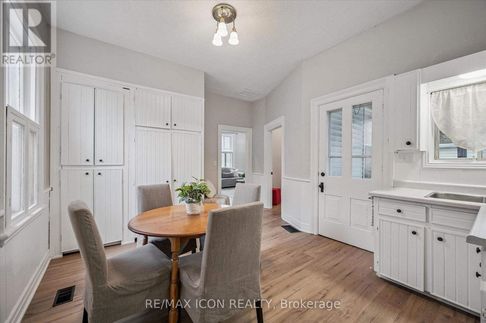 56 Walnut Street, Brant, Ontario  N3L 2J3 - Photo 12 - X12963188