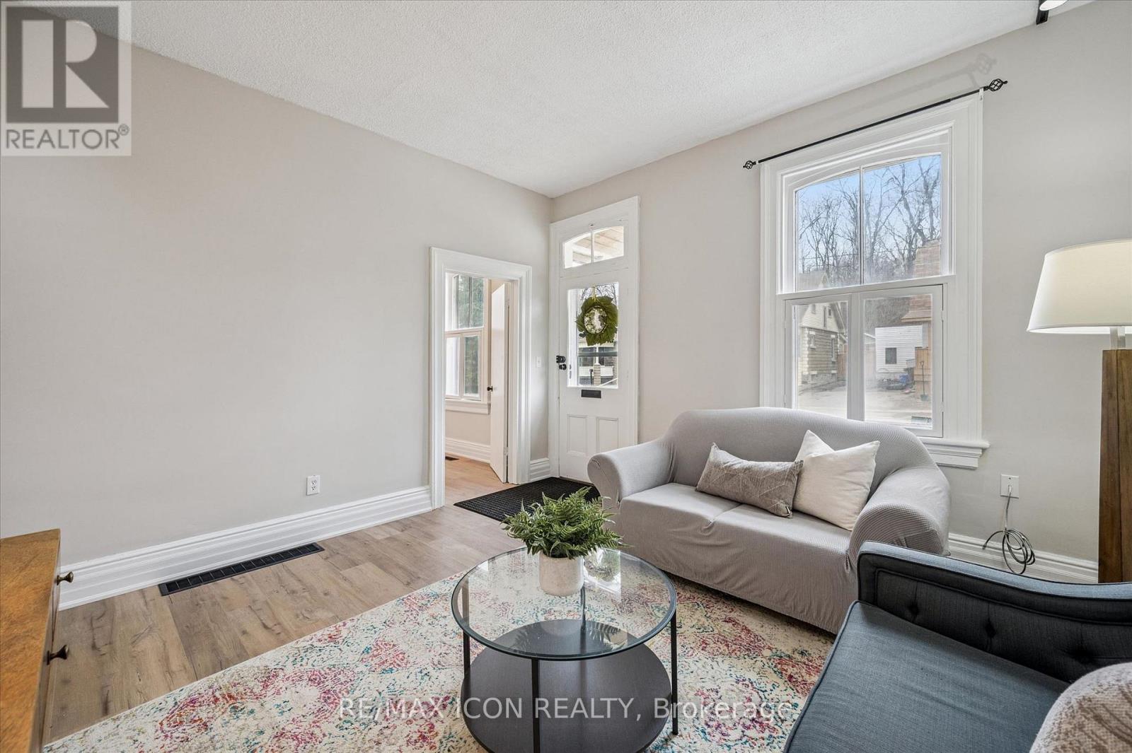 56 Walnut Street, Brant, Ontario  N3L 2J3 - Photo 9 - X12963188