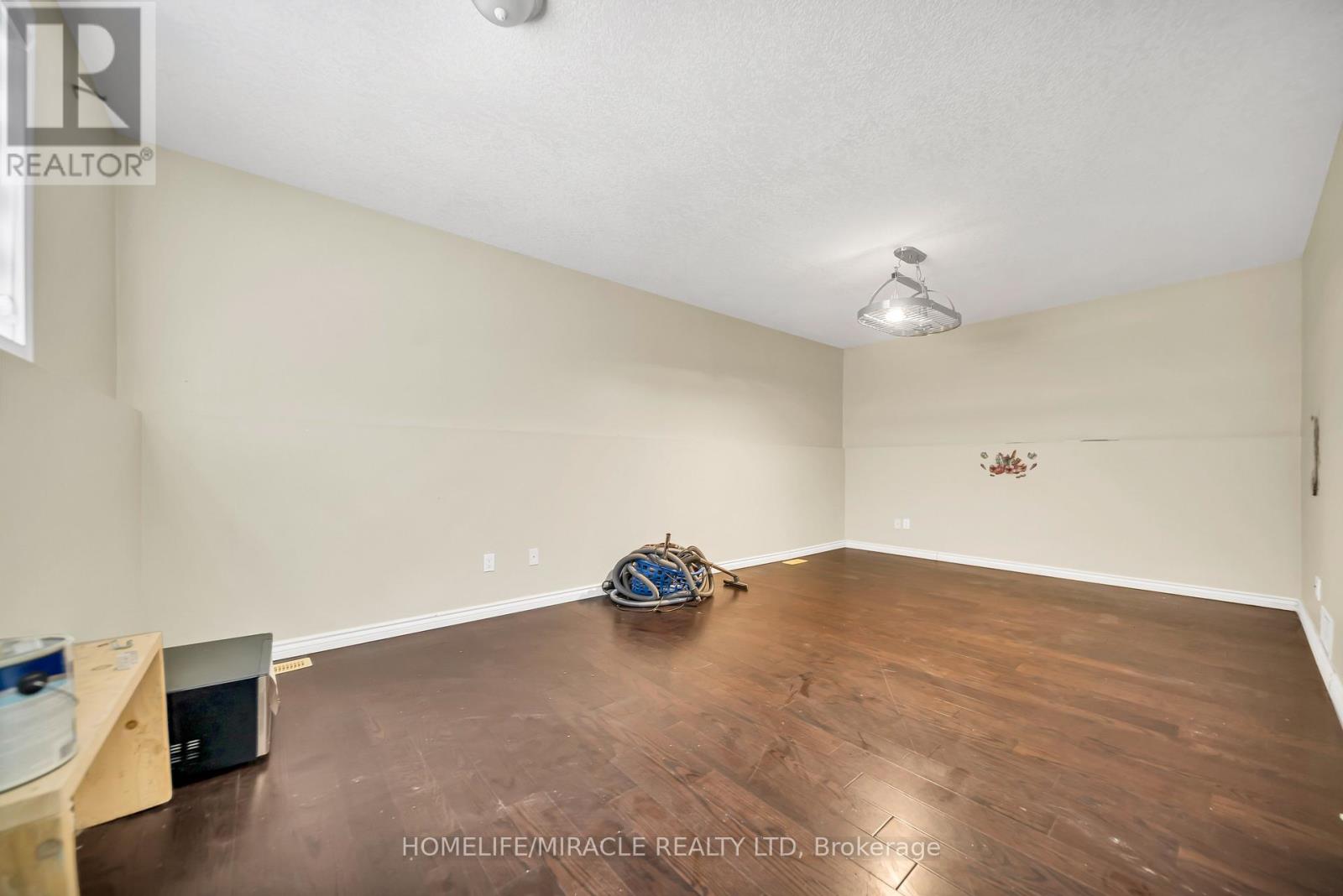 51 Seabrook Drive, Kitchener, Ontario  N2R 1Y1 - Photo 30 - X12963302