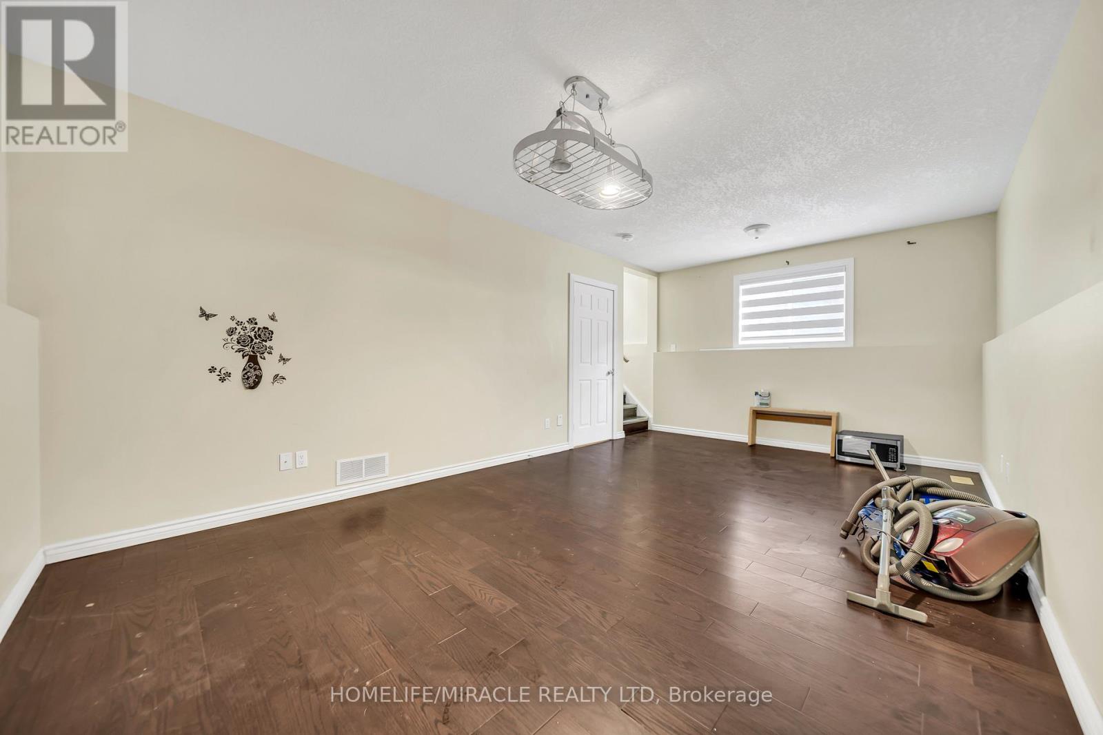 51 Seabrook Drive, Kitchener, Ontario  N2R 1Y1 - Photo 31 - X12963302