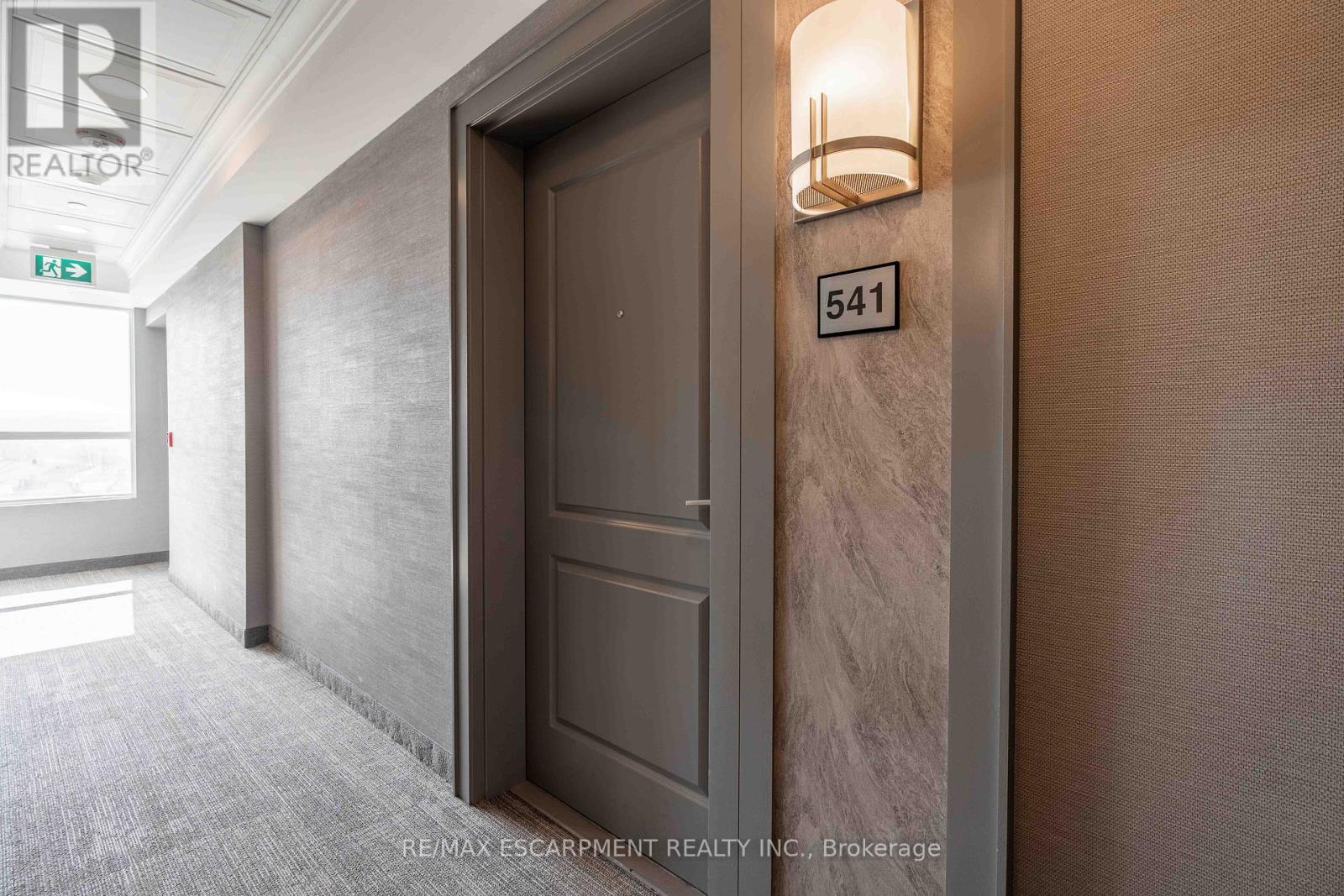 541 - 5055 Greenlane Road, Lincoln, Ontario  L3J 2J3 - Photo 4 - X12963334