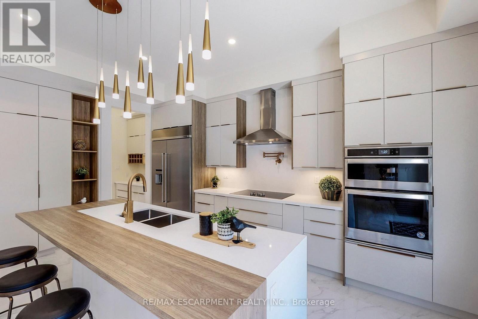 49 Roselawn Avenue, Hamilton, Ontario  L9G 2H9 - Photo 11 - X12963398