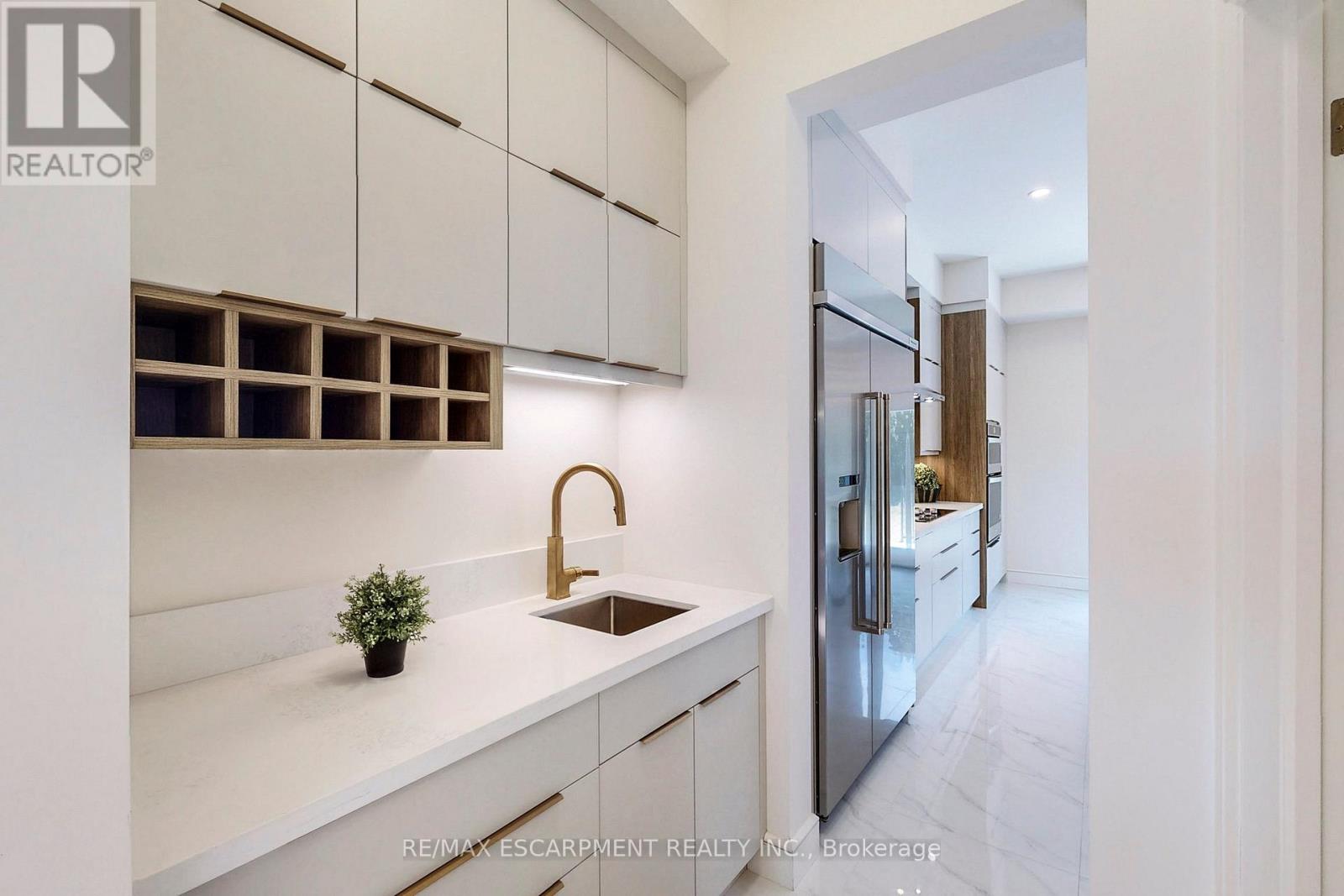 49 Roselawn Avenue, Hamilton, Ontario  L9G 2H9 - Photo 14 - X12963398