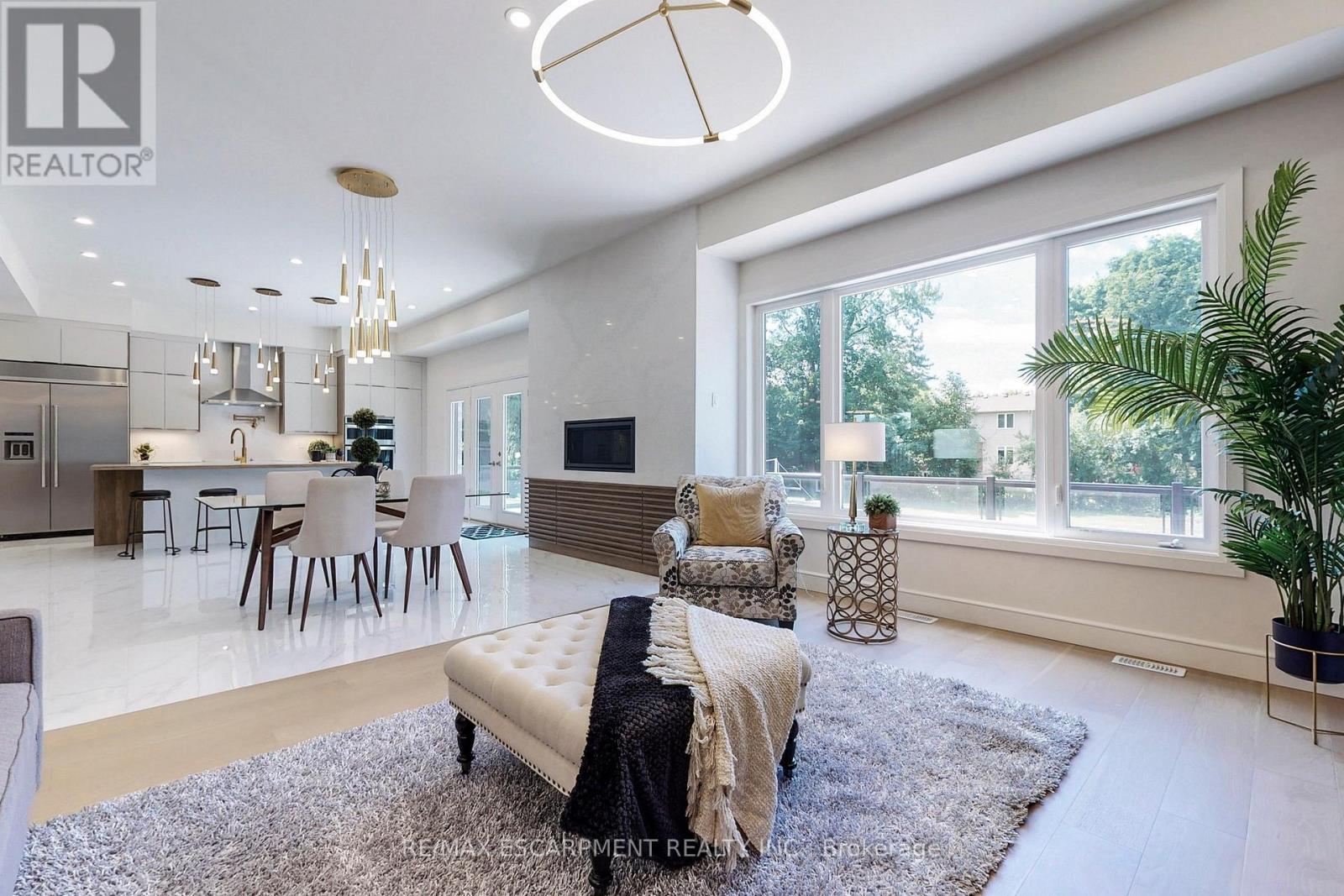 49 Roselawn Avenue, Hamilton, Ontario  L9G 2H9 - Photo 4 - X12963398