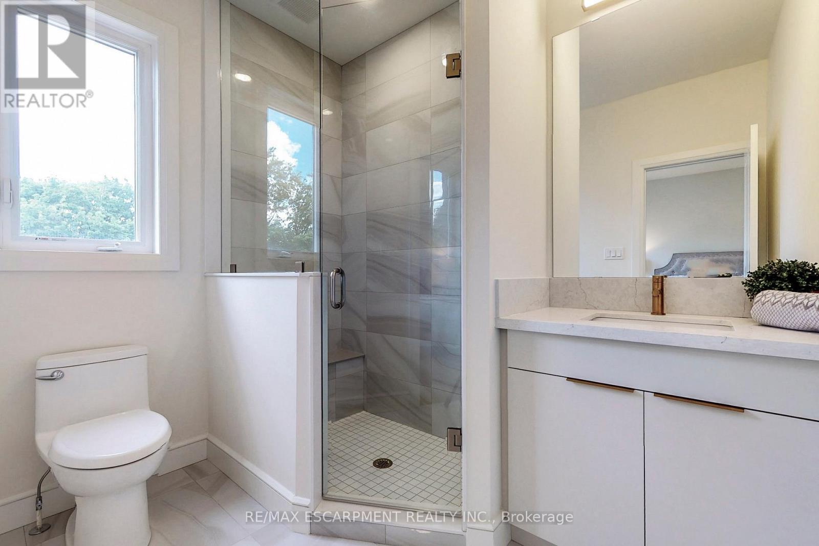 49 Roselawn Avenue, Hamilton, Ontario  L9G 2H9 - Photo 40 - X12963398