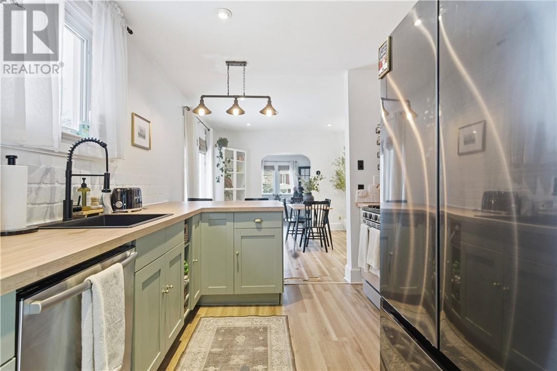 111 Kingsmount Boulevard, Sudbury, Ontario  P3E 1K8 - Photo 3 - 2127016