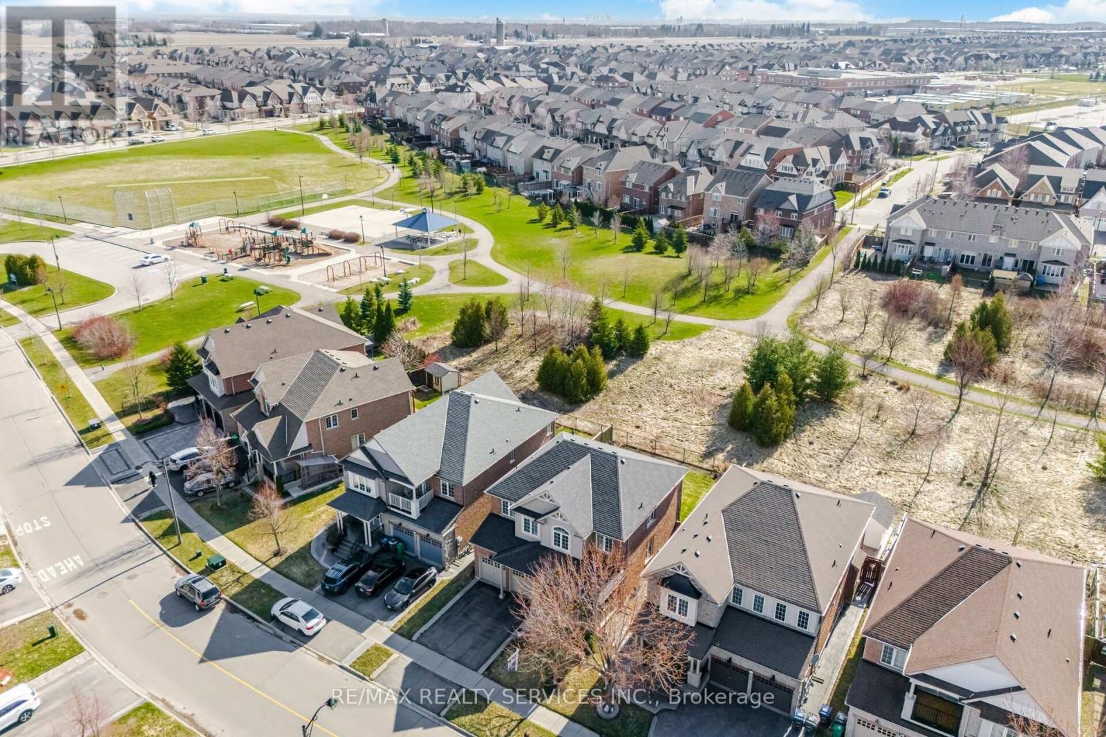 23 Twistleton Street, Caledon, Ontario  L7C 3V9 - Photo 45 - W12956728