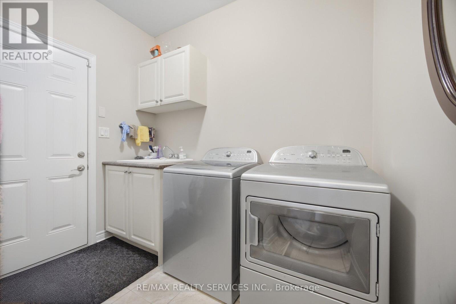 23 Twistleton Street, Caledon, Ontario  L7C 3V9 - Photo 32 - W12956728