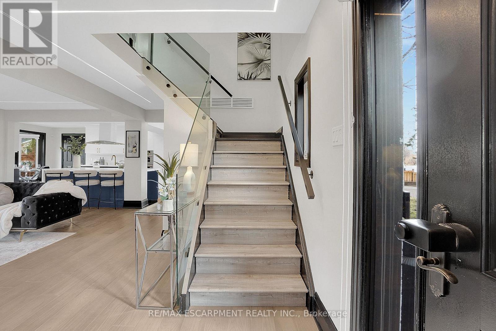 1915 Delaney Drive, Mississauga, Ontario  L5J 3L1 - Photo 19 - W12957348