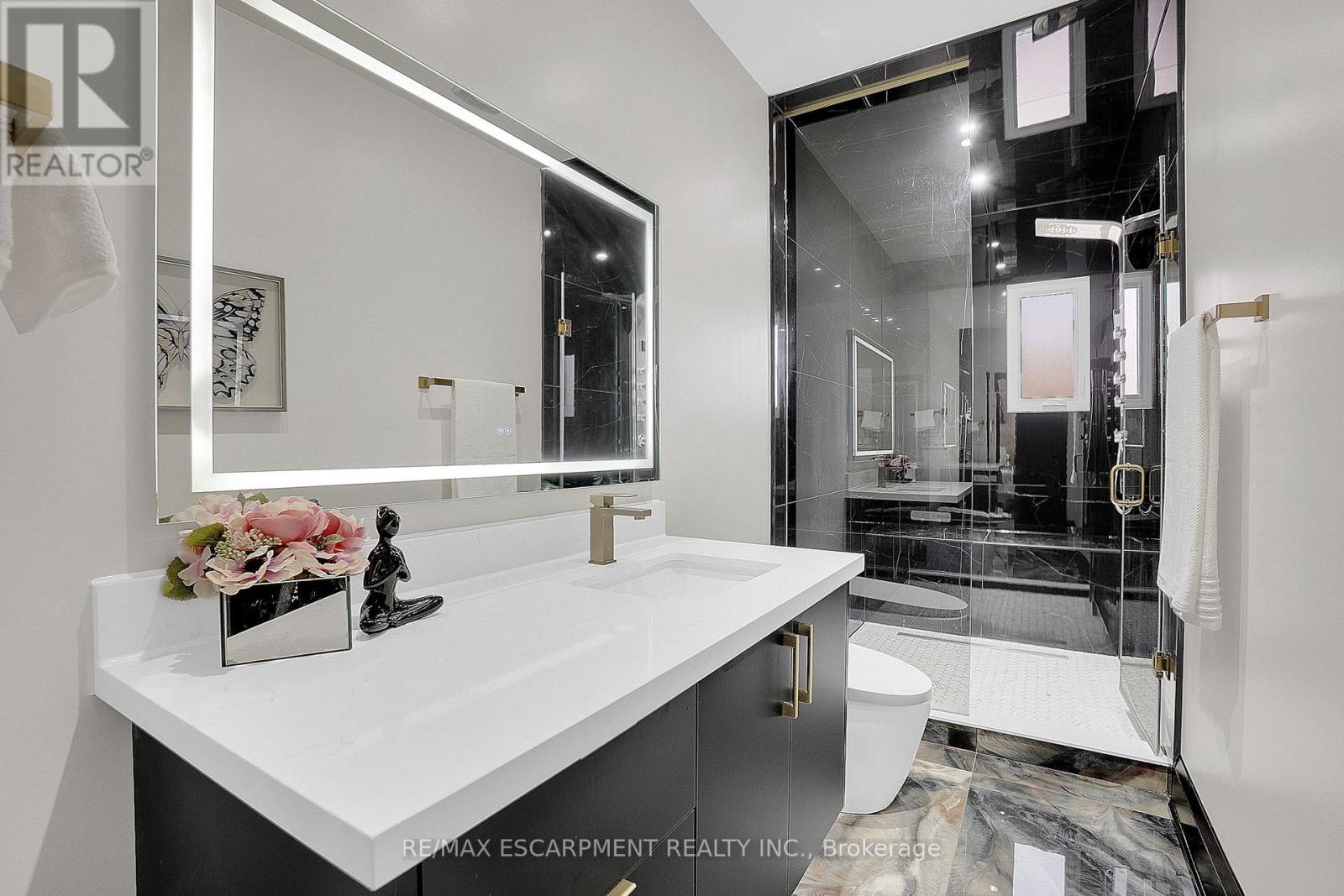 1915 Delaney Drive, Mississauga, Ontario  L5J 3L1 - Photo 25 - W12957348