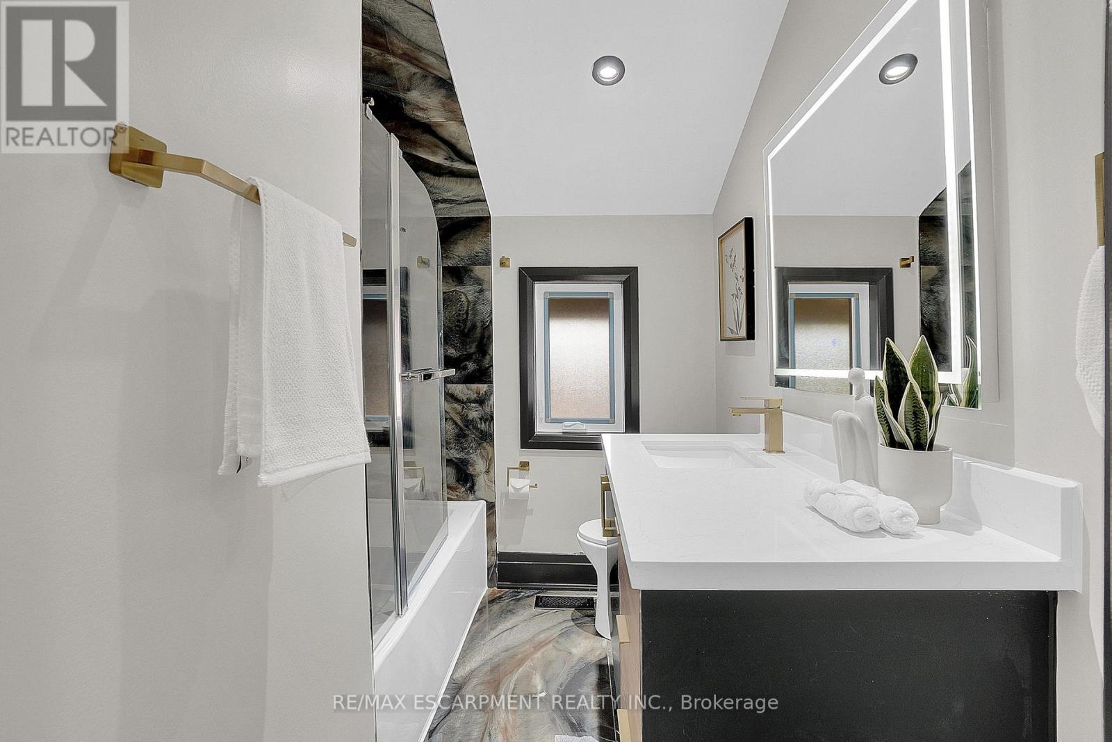 1915 Delaney Drive, Mississauga, Ontario  L5J 3L1 - Photo 29 - W12957348