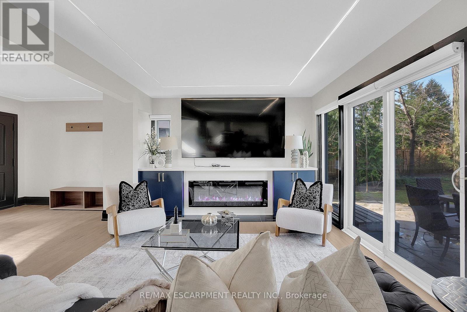 1915 Delaney Drive, Mississauga, Ontario  L5J 3L1 - Photo 6 - W12957348