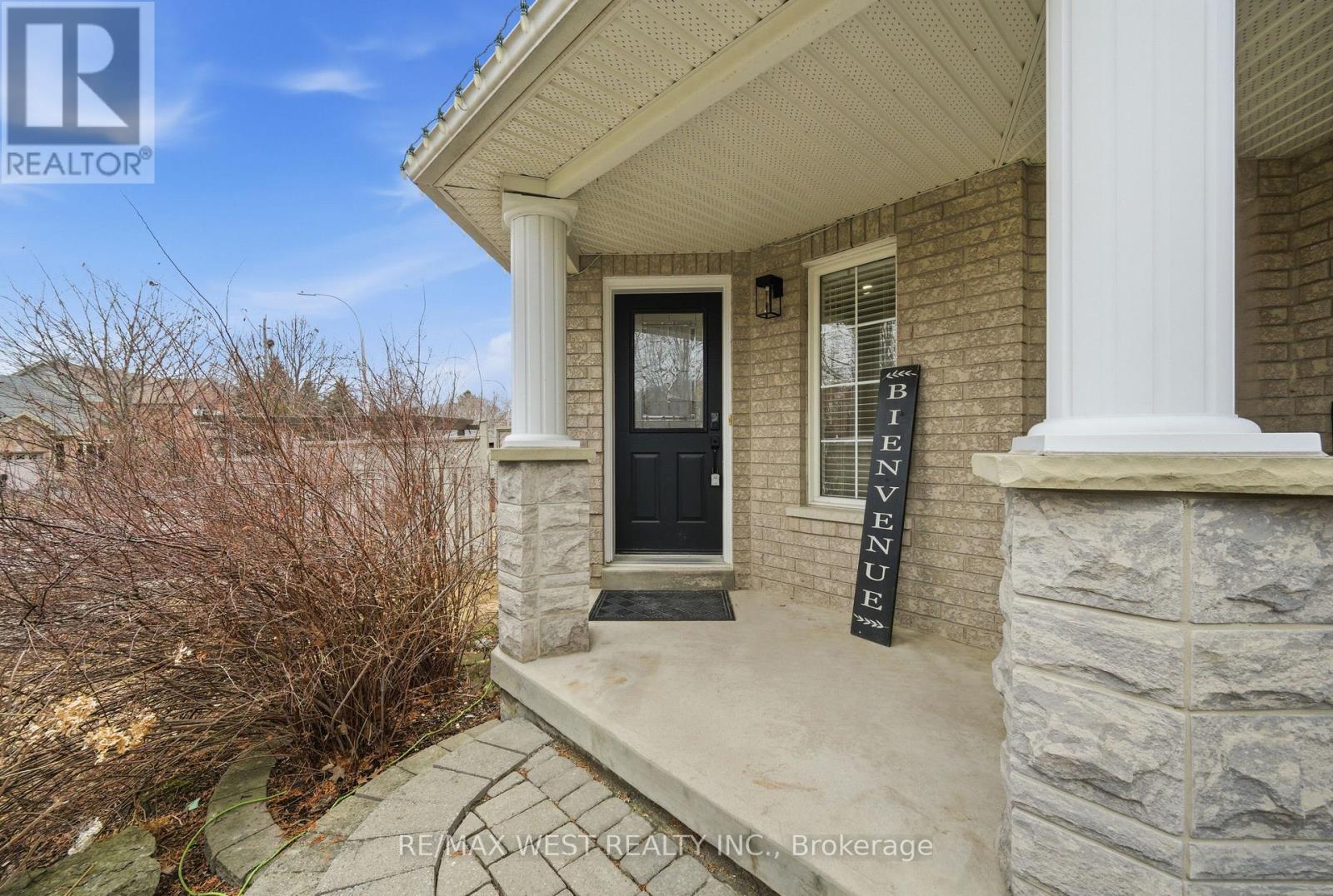 5 Smith Street, New Tecumseth, Ontario  L9R 1Z8 - Photo 5 - N12931740