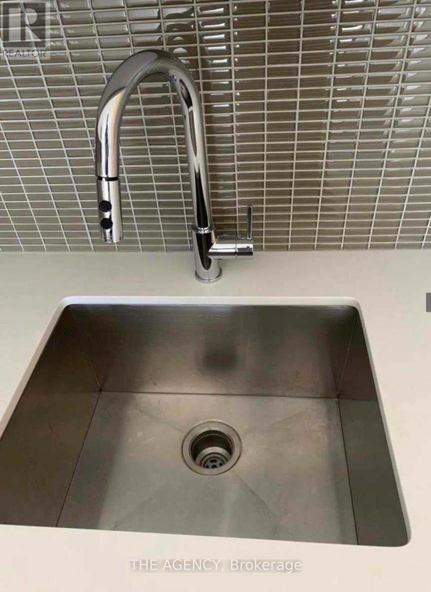 2810 - 2916 Highway 7 Road, Vaughan, Ontario L4K 0K6 - Photo 4 - N12952336