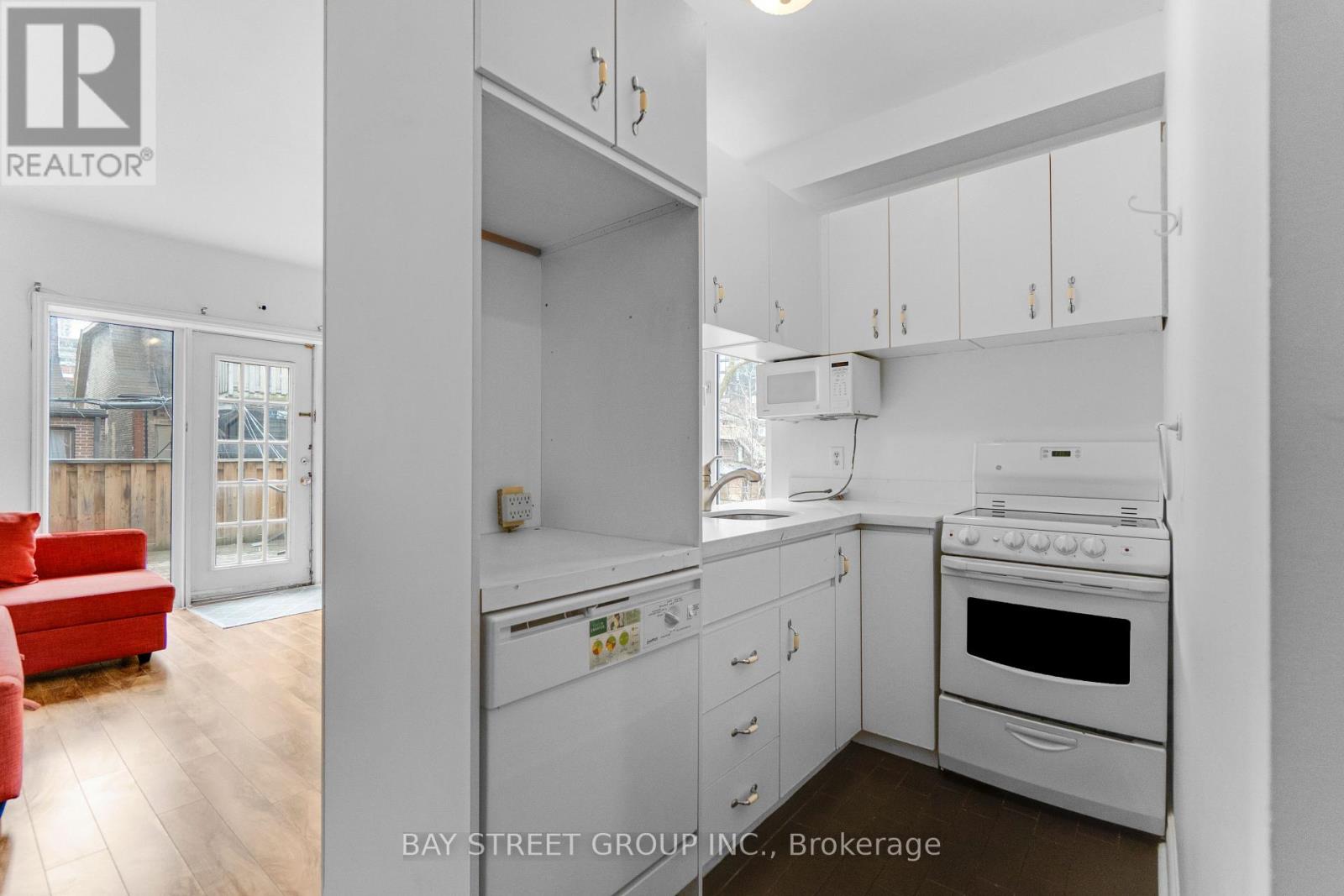 4 - 65 Gloucester Street, Toronto, Ontario  M4Y 1L8 - Photo 16 - C12906522