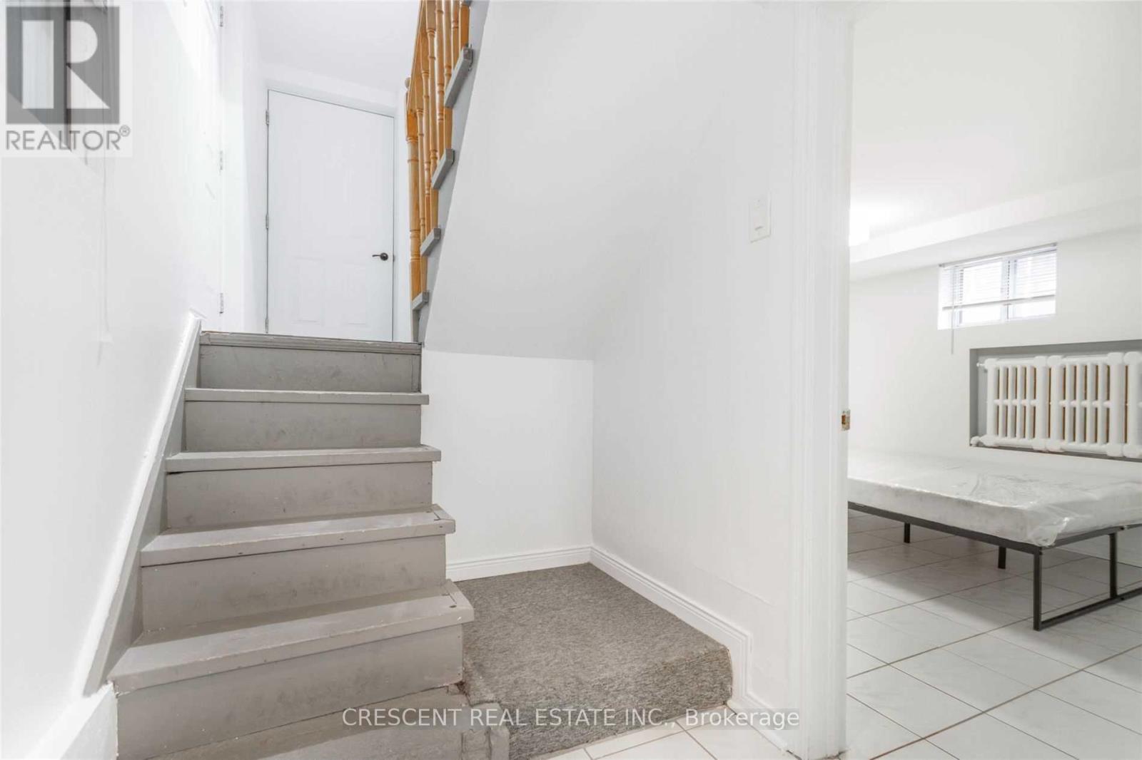 520 Prince Edward Drive N, Toronto, Ontario  M8X 2M5 - Photo 27 - W12962378
