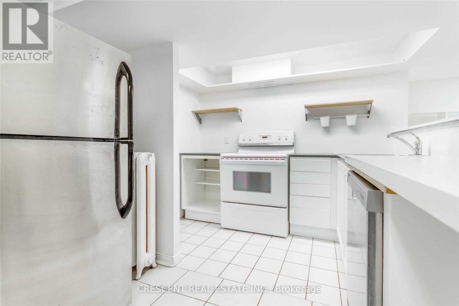 520 Prince Edward Drive N, Toronto, Ontario  M8X 2M5 - Photo 30 - W12962378