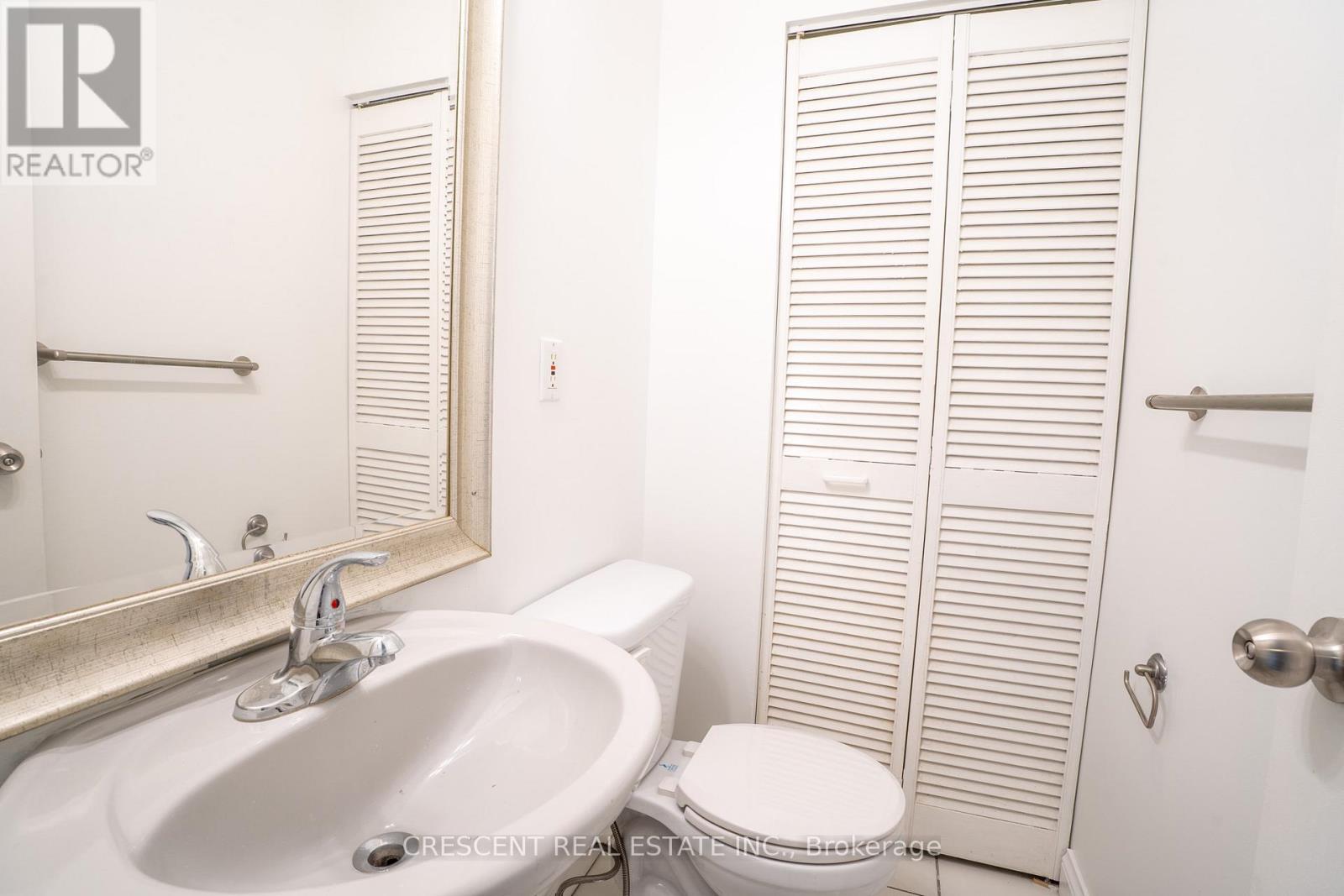 520 Prince Edward Drive N, Toronto, Ontario  M8X 2M5 - Photo 6 - W12962378