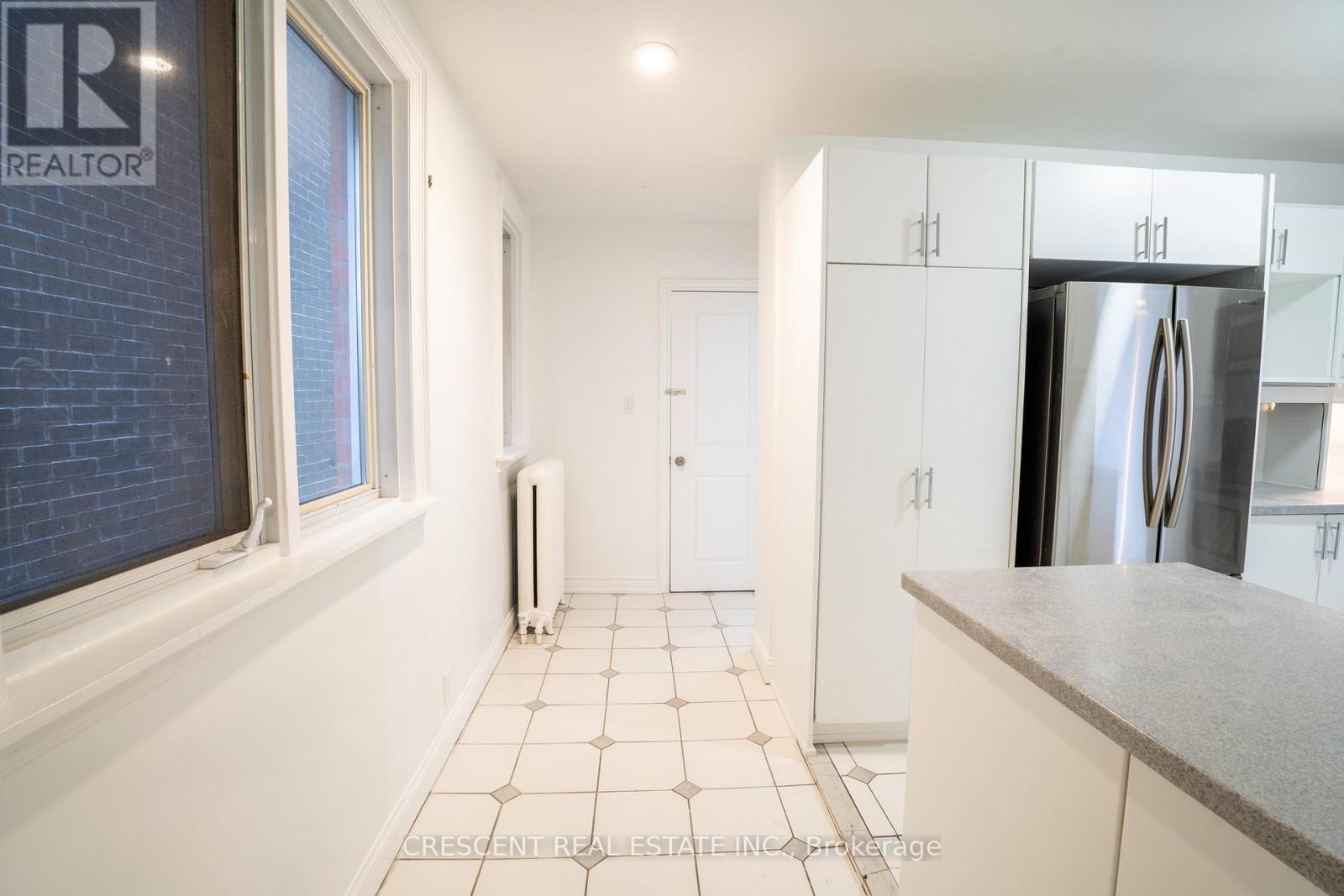 520 Prince Edward Drive N, Toronto, Ontario  M8X 2M5 - Photo 11 - W12962378